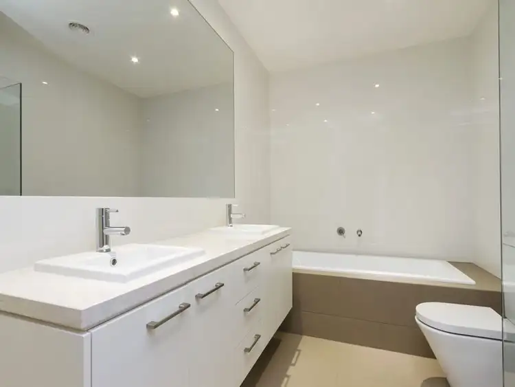 Fifth view of Homely apartment listing, 2/39 Cromer Road, Beaumaris VIC 3193