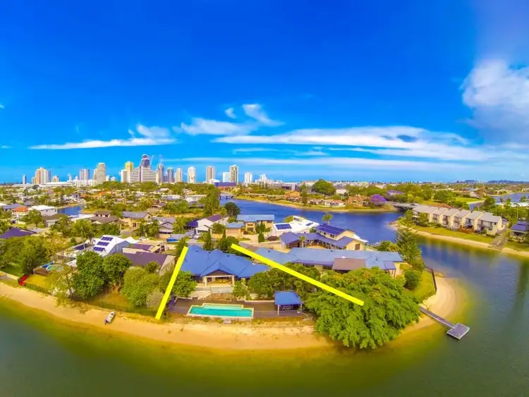 21 Maureen Court, Broadbeach Waters QLD 4218