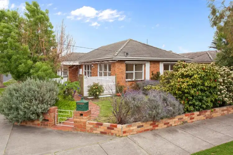 Second view of Homely house listing, 10 Wards Grove, Bentleigh East VIC 3165
