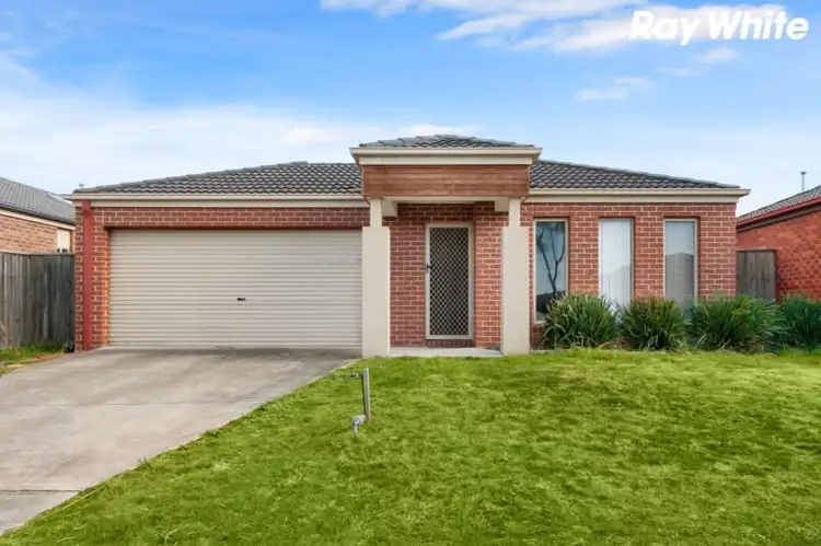 8 Ramel Way, Pakenham VIC 3810