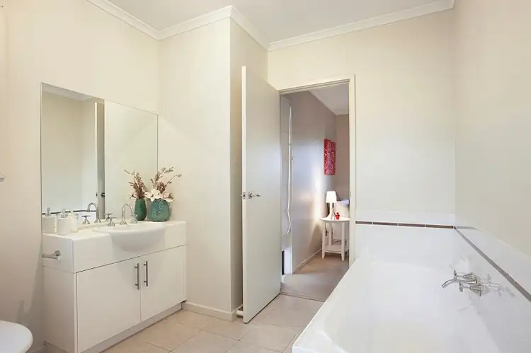 Seventh view of Homely townhouse listing, 8 Hutchins Close, Mordialloc VIC 3195