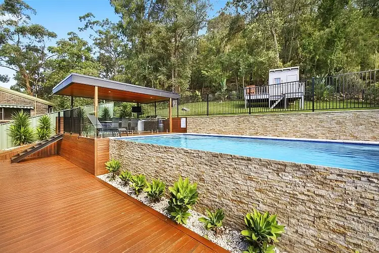 16 Nari Avenue, Point Clare NSW 2250