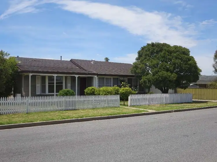 411 Douglas Road, Lavington NSW 2641