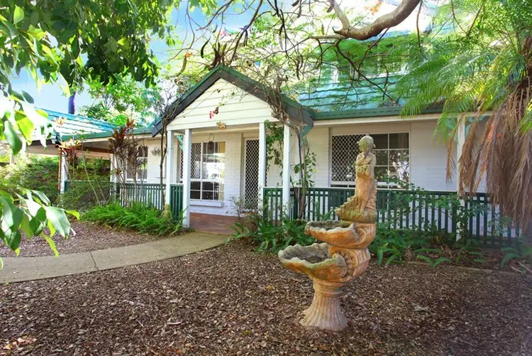 3 Darnay Road, Broadbeach Waters QLD 4218