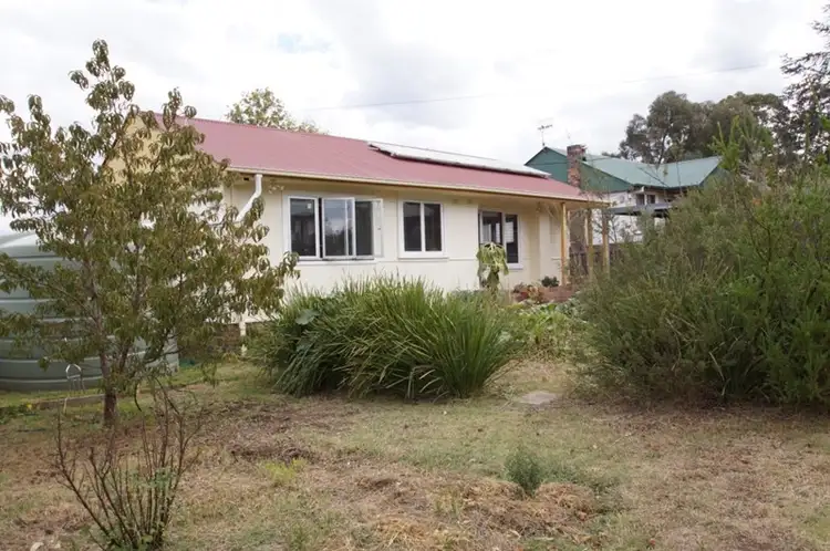 2 McLean Avenue, Armidale NSW 2350