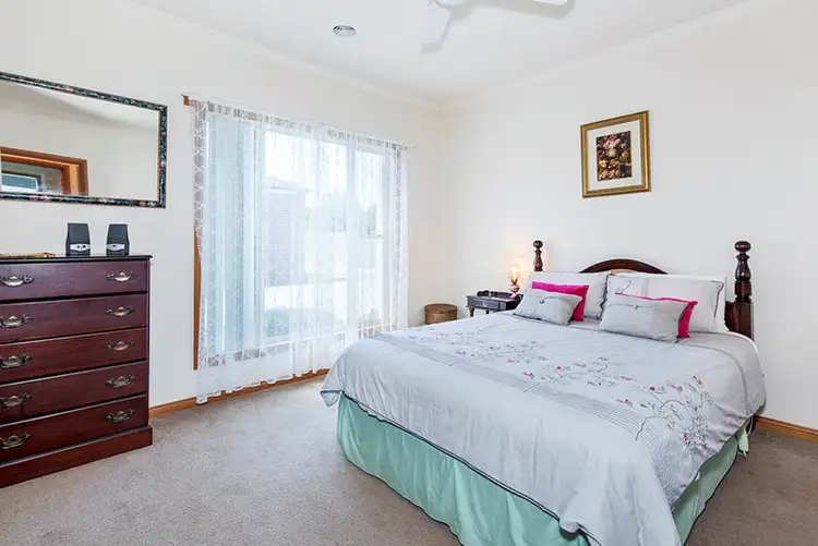 Fifth view of Homely house listing, 2/5 Marie Crescent, Wendouree VIC 3355