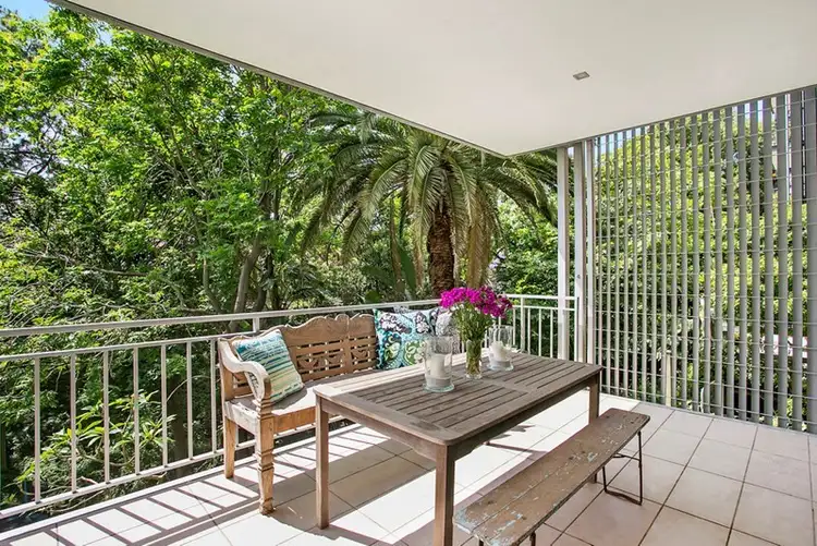 2/82 Drumalbyn Road