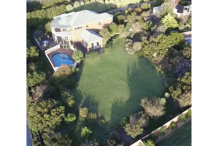 Second view of Homely house listing, 7 Esher Rise, Mount Martha VIC 3934