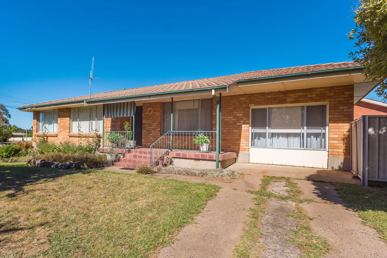 Main view of Homely house listing, 2 Caleula Crescent, Orange NSW 2800