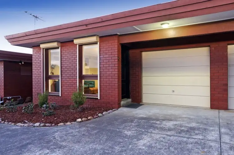 Main view of Homely unit listing, 2/172 Roslyn Road, Belmont VIC 3216