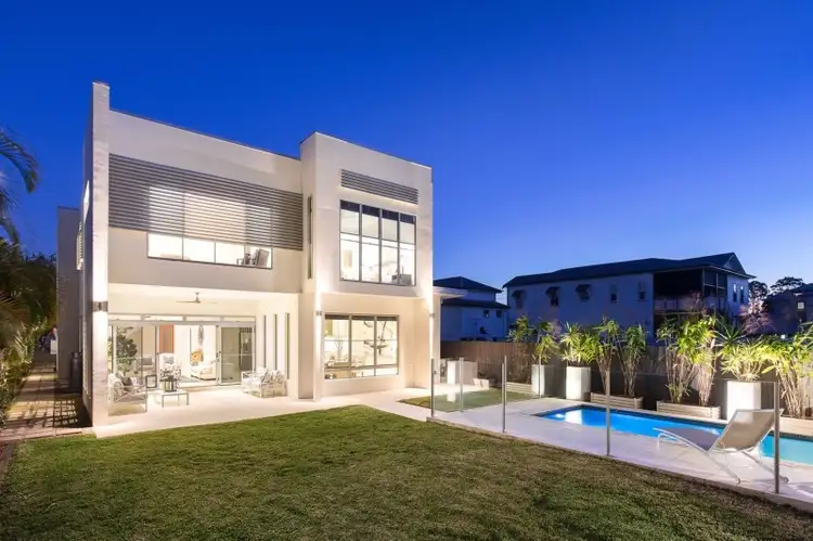 63 Barton Road, Hawthorne QLD 4171