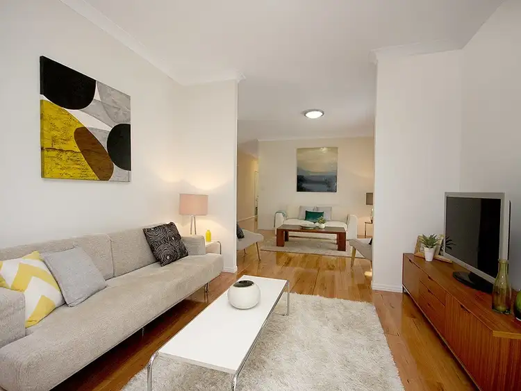 3 Hawk Place, Sinnamon Park QLD 4073