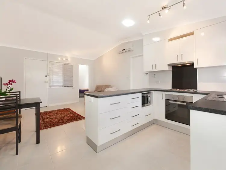 4/11 Crichton Street, Yeerongpilly QLD 4105