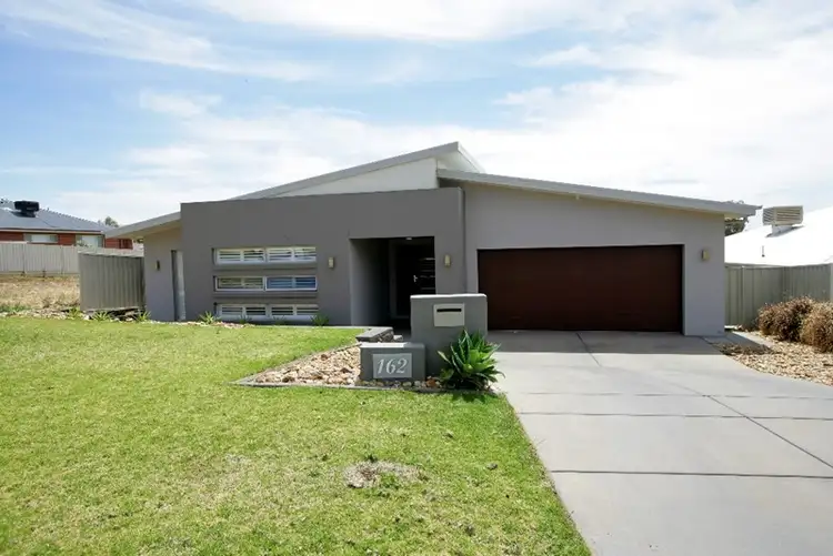 162 Brooklyn Drive, Bourkelands NSW 2650