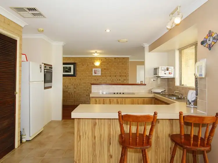 Fifth view of Homely house listing, 2 Skipper Place, Ballajura WA 6066