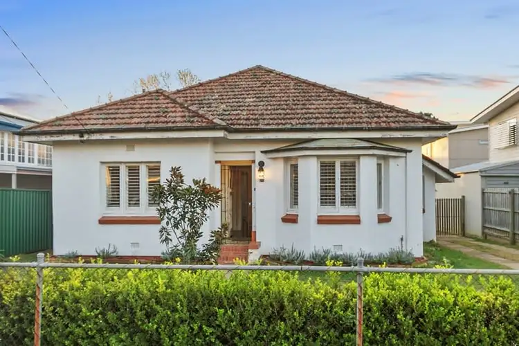 25 Yuletide Street, Holland Park West QLD 4121