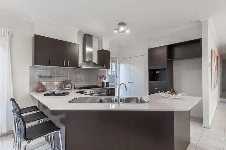 Second view of Homely house listing, 4 Wilsby Court, Craigieburn VIC 3064