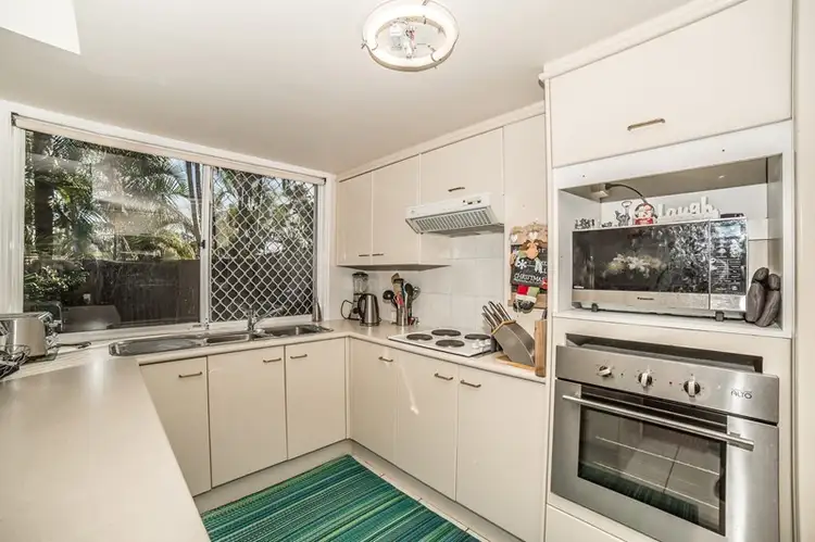 3/30 St Kevins Avenue, Benowa QLD 4217