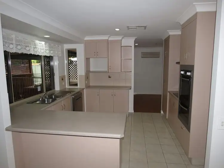 Fifth view of Homely house listing, 9 Smith Place, Emerald QLD 4720