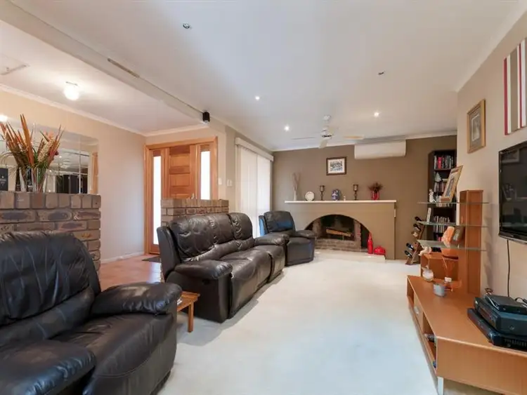 Fifth view of Homely house listing, 7 Kingston Heath Court, Craigieburn VIC 3064
