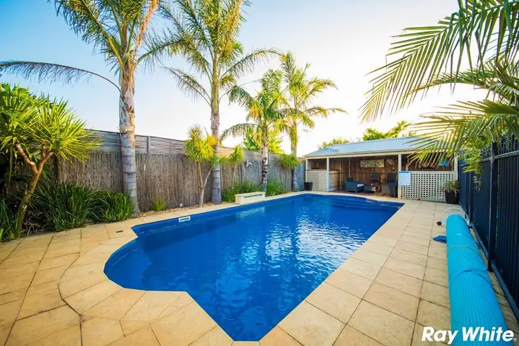 Fifth view of Homely house listing, 3 Flametree Circuit, Cranbourne VIC 3977