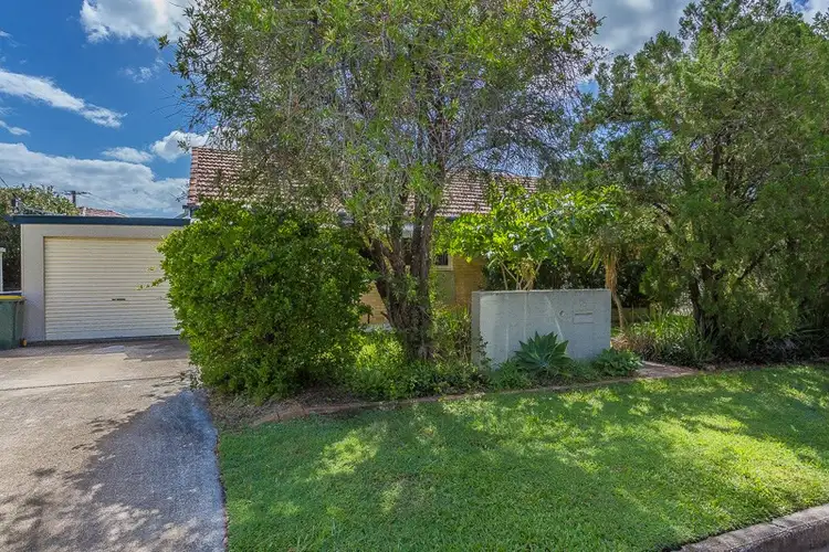 25 Pavlu Street, Wynnum West QLD 4178