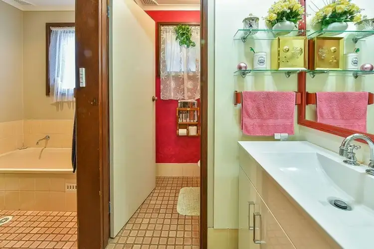 Sixth view of Homely house listing, 10 Caliban Place, Rosemeadow NSW 2560
