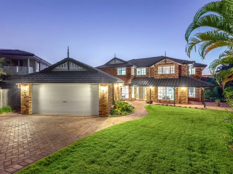 54 St Andrews Crescent, Carindale QLD 4152