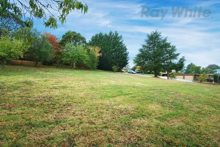 3 CROWN Point, Chirnside Park VIC 3116