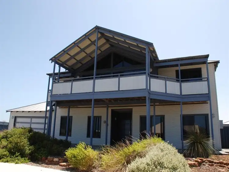 35 Boronia Turn, Jurien Bay WA 6516