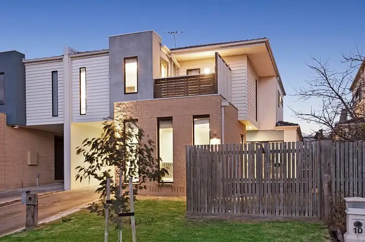 Main view of Homely townhouse listing, 8 Hutchins Close, Mordialloc VIC 3195