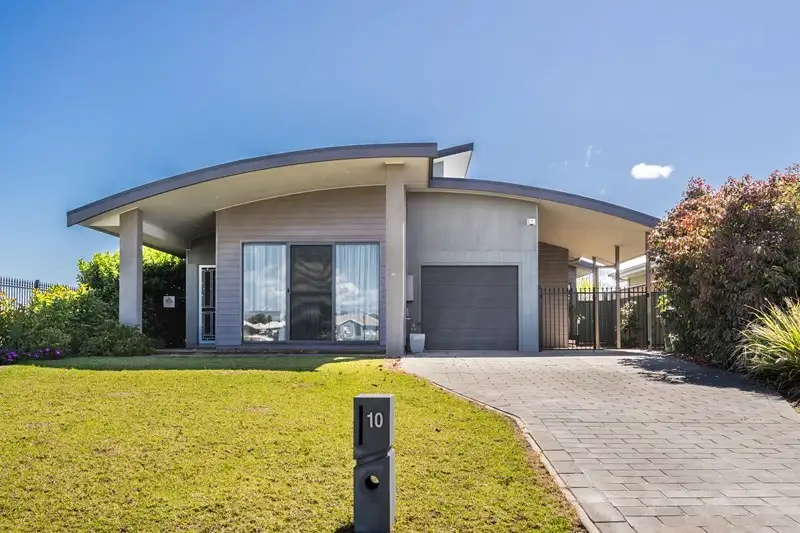 Main view of Homely house listing, 10 Dalbeattie Crescent, Dubbo NSW 2830