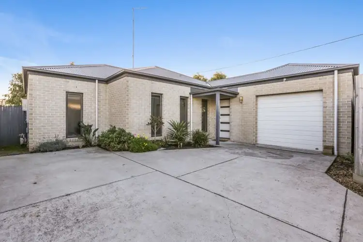 2/28 Brayshay Road, Newcomb VIC 3219