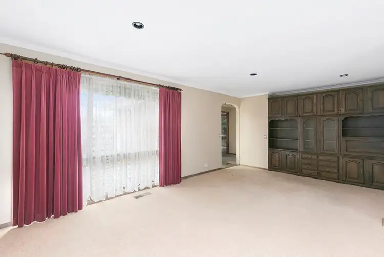 Second view of Homely house listing, 6 KIRSTEN Court, Mooroolbark VIC 3138