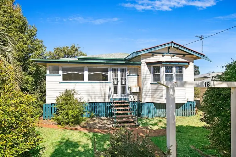 16 Park Street, Wilsonton QLD 4350