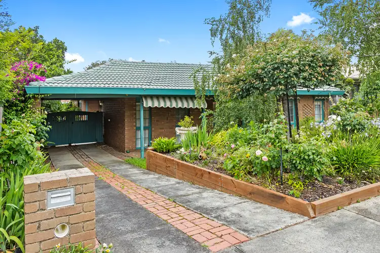 4 Canova Drive, Glen Waverley VIC 3150