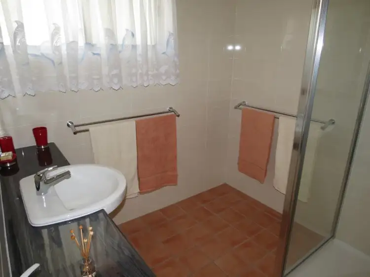 Fifth view of Homely house listing, 6 Andrea Place, Emerald QLD 4720