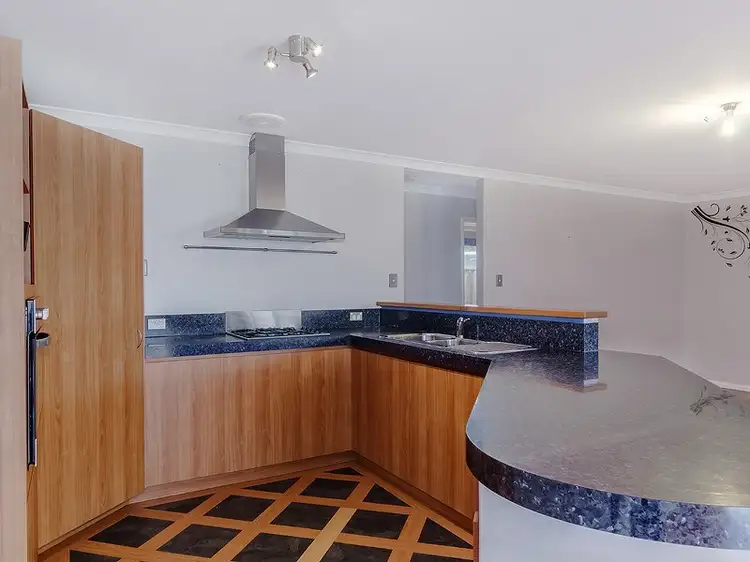 Fifth view of Homely house listing, 18 Hueston Lookout, Leda WA 6170