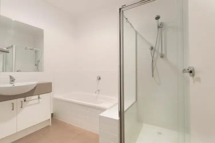 Fifth view of Homely unit listing, 8/30 Gairloch Drive, Frankston VIC 3199