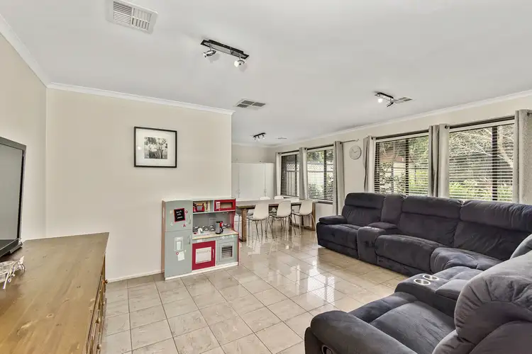Second view of Homely house listing, 8 Franc Place, Richardson ACT 2905