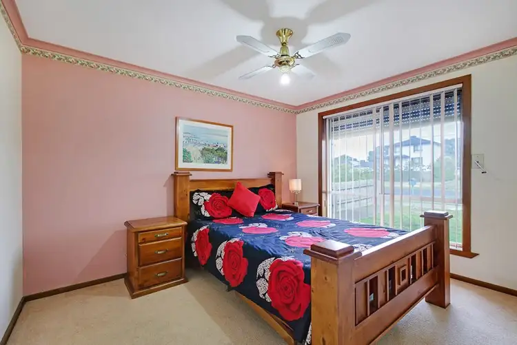 Fifth view of Homely house listing, 1/124 McDonalds Road, Epping VIC 3076