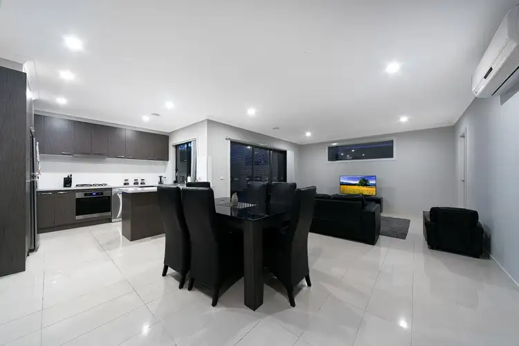 Fourth view of Homely unit listing, 1/15 Dearing Avenue, Cranbourne VIC 3977
