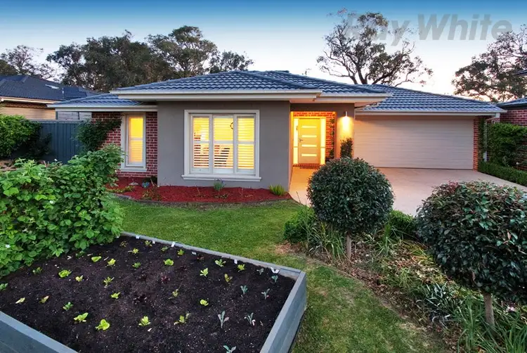 6 LYNDHURST Close, Croydon VIC 3136