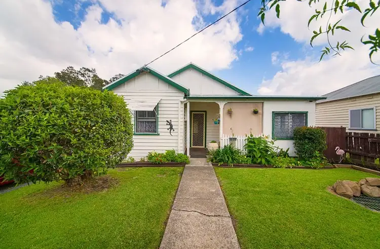 9 Beeton Parade, Taree NSW 2430