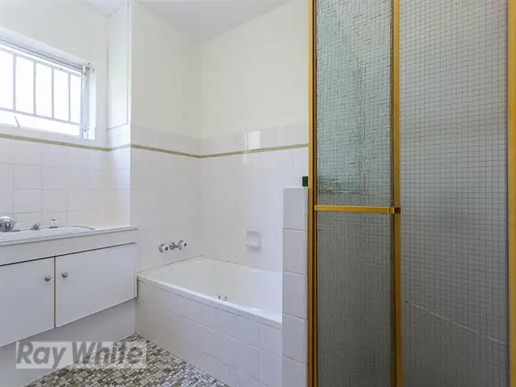 Fifth view of Homely unit listing, 2/17 Hunter Street, Greenslopes QLD 4120