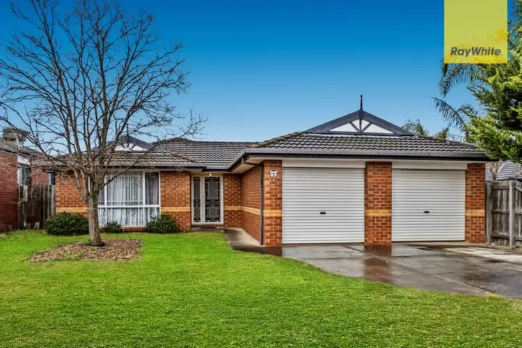 8 Ruben Drive, Sydenham VIC 3037