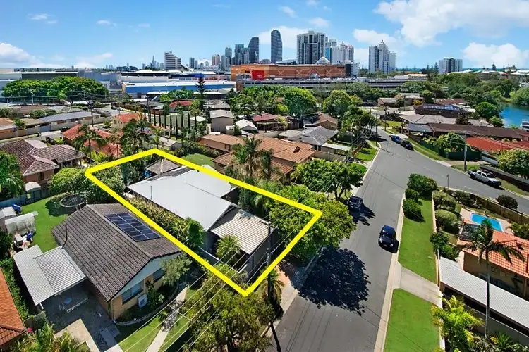 8 Frascati Street, Mermaid Waters QLD 4218