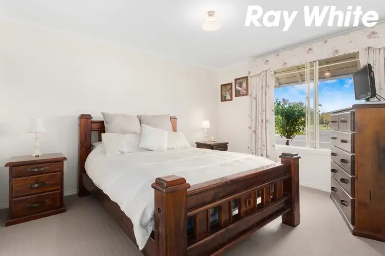 Third view of Homely house listing, 5 Heather Court, Koo Wee Rup VIC 3981