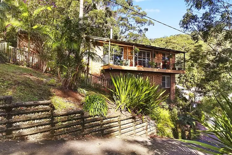 63 Orana Street, Green Point NSW 2251
