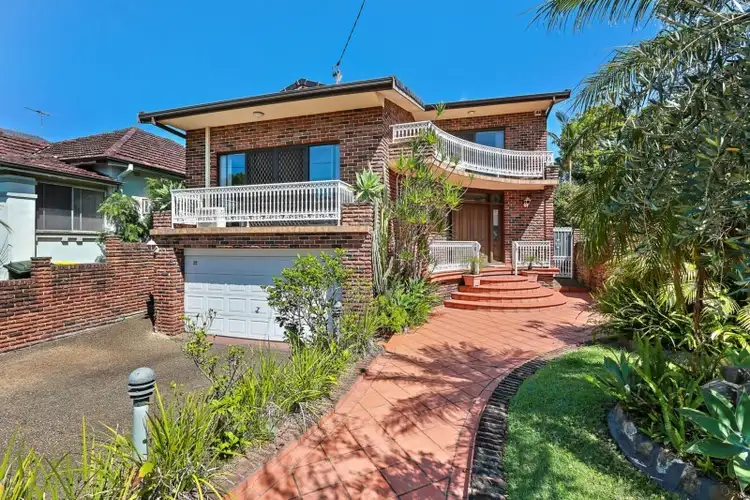 8 Collingwood Avenue, Cabarita NSW 2137
